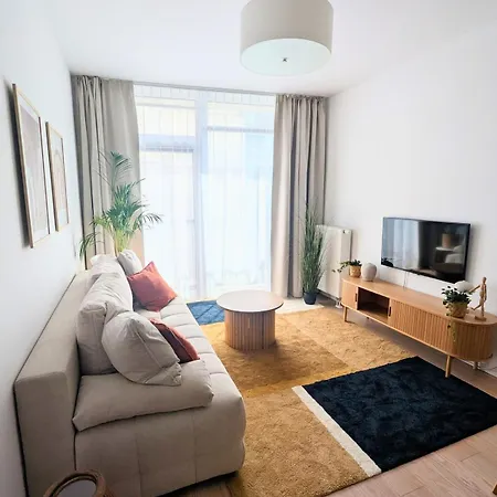 Modern 2-rm With Parking At Warsaw's Heart - Wola Varşova