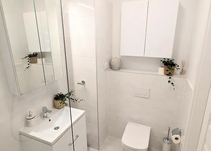 Modern 2-rm With Parking At Warsaw's Heart - Wola وارسو